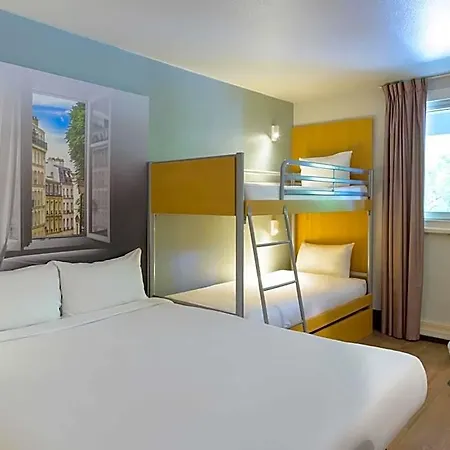 Combault Hotel