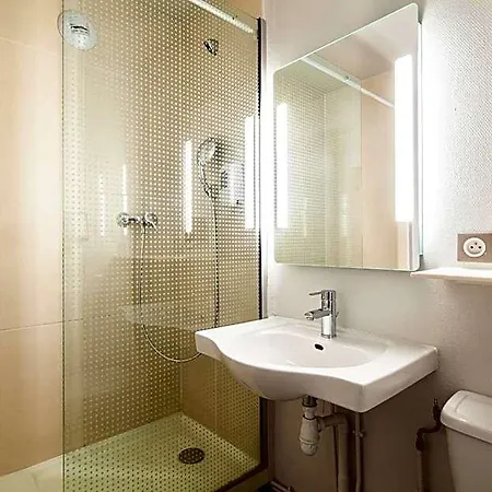 Combault Hotel 2*