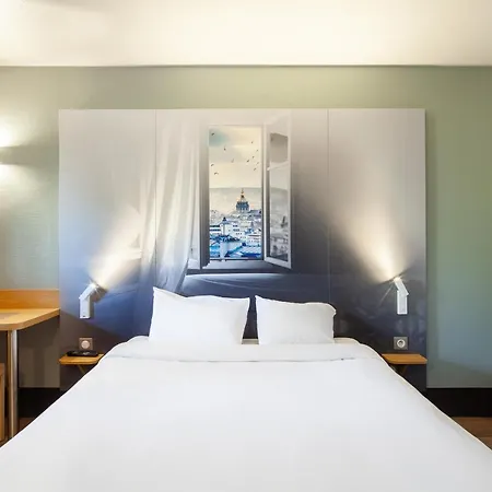 Combault Hotel